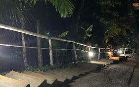 Casa no Perequê a 300 metros da praia - Espaço inteiro